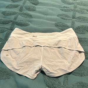 Lulu Sz 6 Tag Removed Signs of pilling